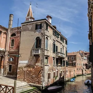 https://le-sorelle.hotelinveneto.com